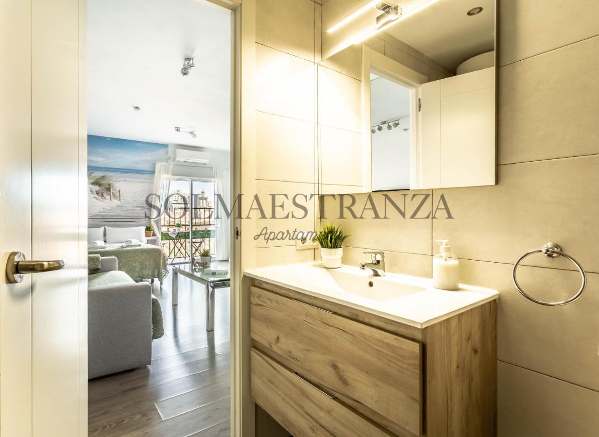 Atarazanas Apartment By Sol Maestranza Malaga Exterior photo